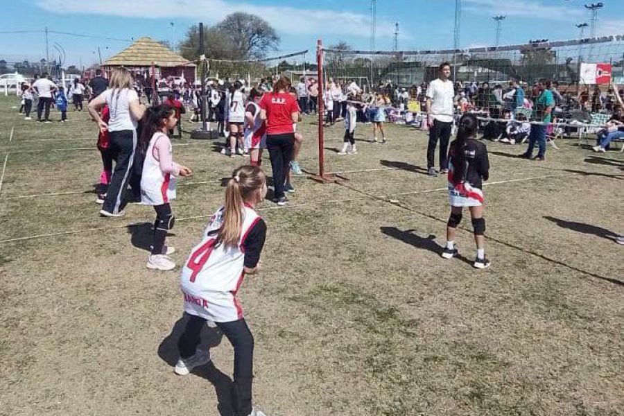 Voley del CAF en Encuentro de Central San Carlos