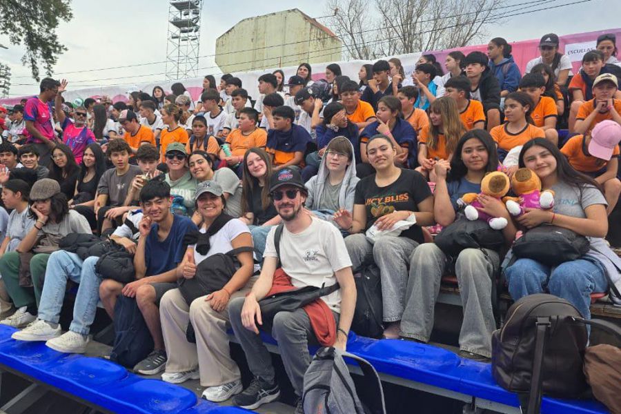 Estudiantes de Las Colonias en Juegos Suramericanos