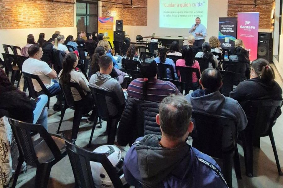Capacitación en el SUM - Cuidar a quien cuida