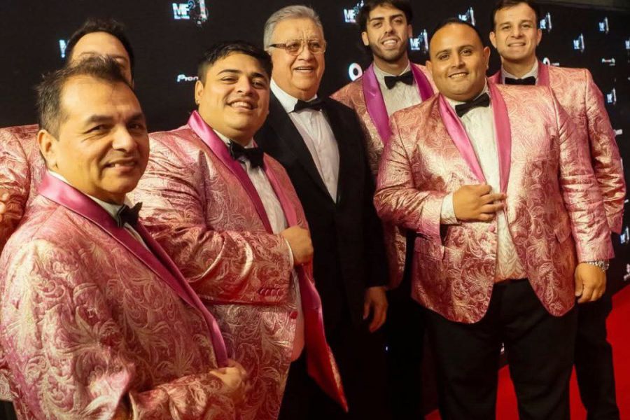 Darién Grenon con Los Palmeras